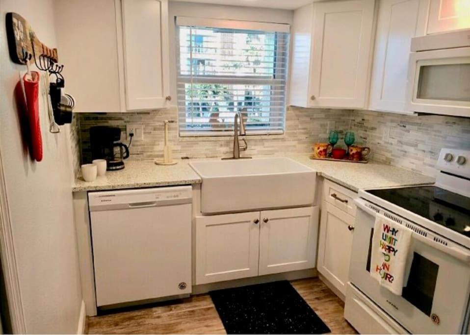 Condo By The Sea! Cocoa Beach Bagian luar foto