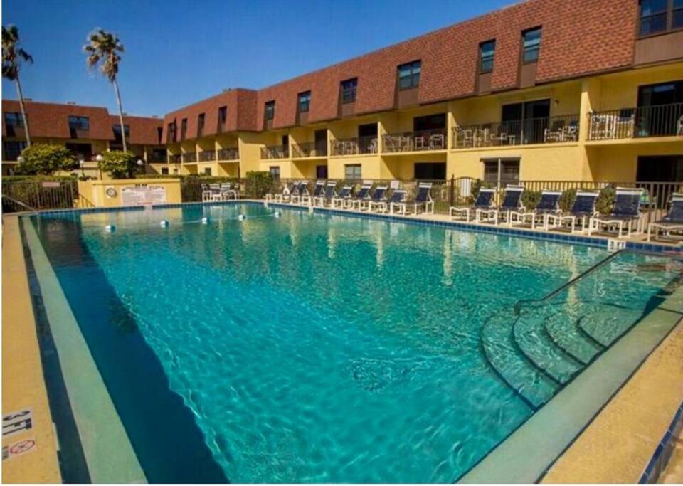 Condo By The Sea! Cocoa Beach Bagian luar foto