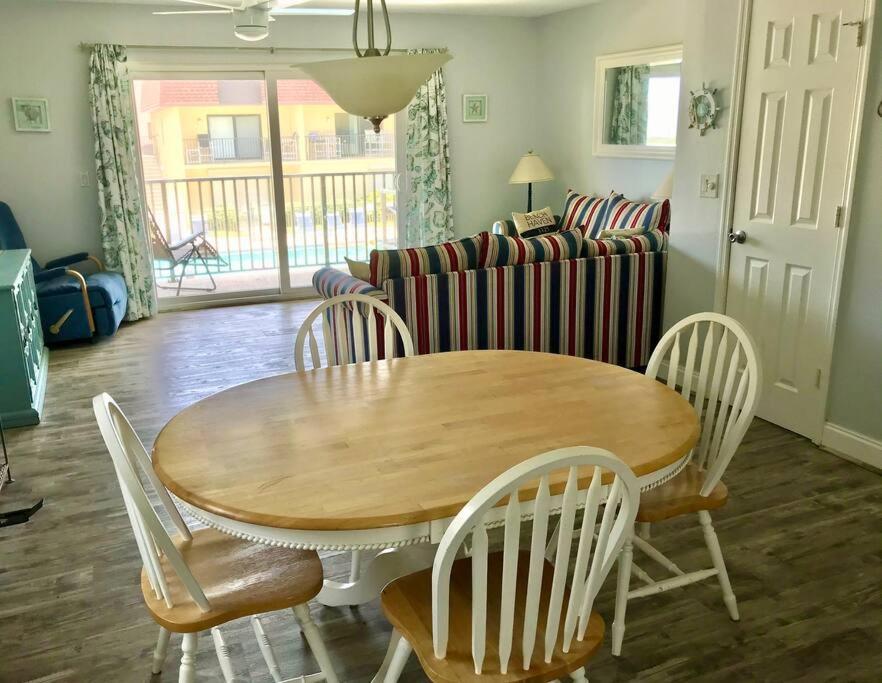 Condo By The Sea! Cocoa Beach Bagian luar foto