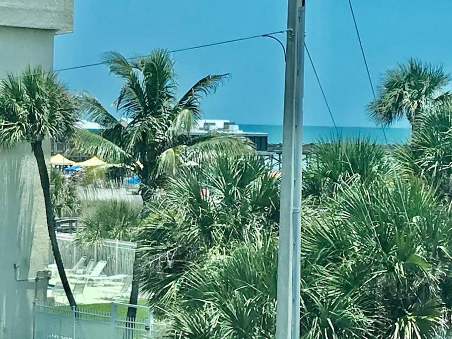 Condo By The Sea! Cocoa Beach Bagian luar foto