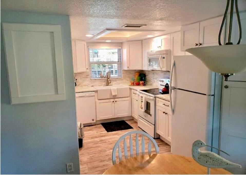 Condo By The Sea! Cocoa Beach Bagian luar foto