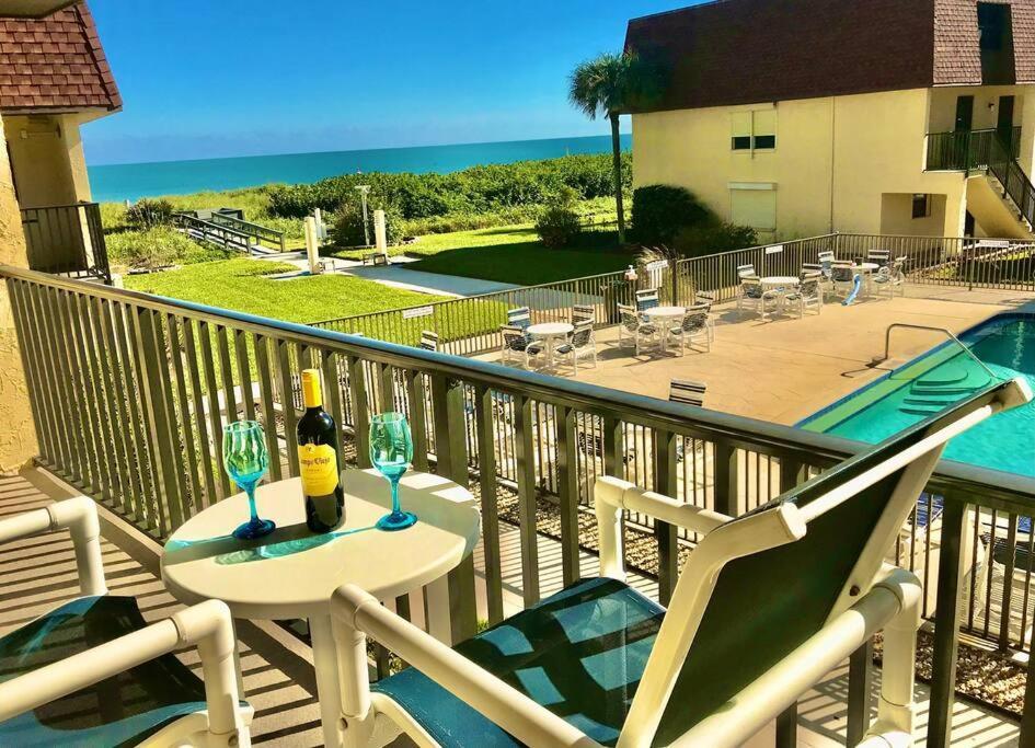 Condo By The Sea! Cocoa Beach Bagian luar foto