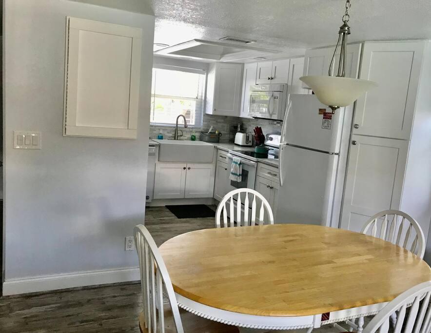Condo By The Sea! Cocoa Beach Bagian luar foto